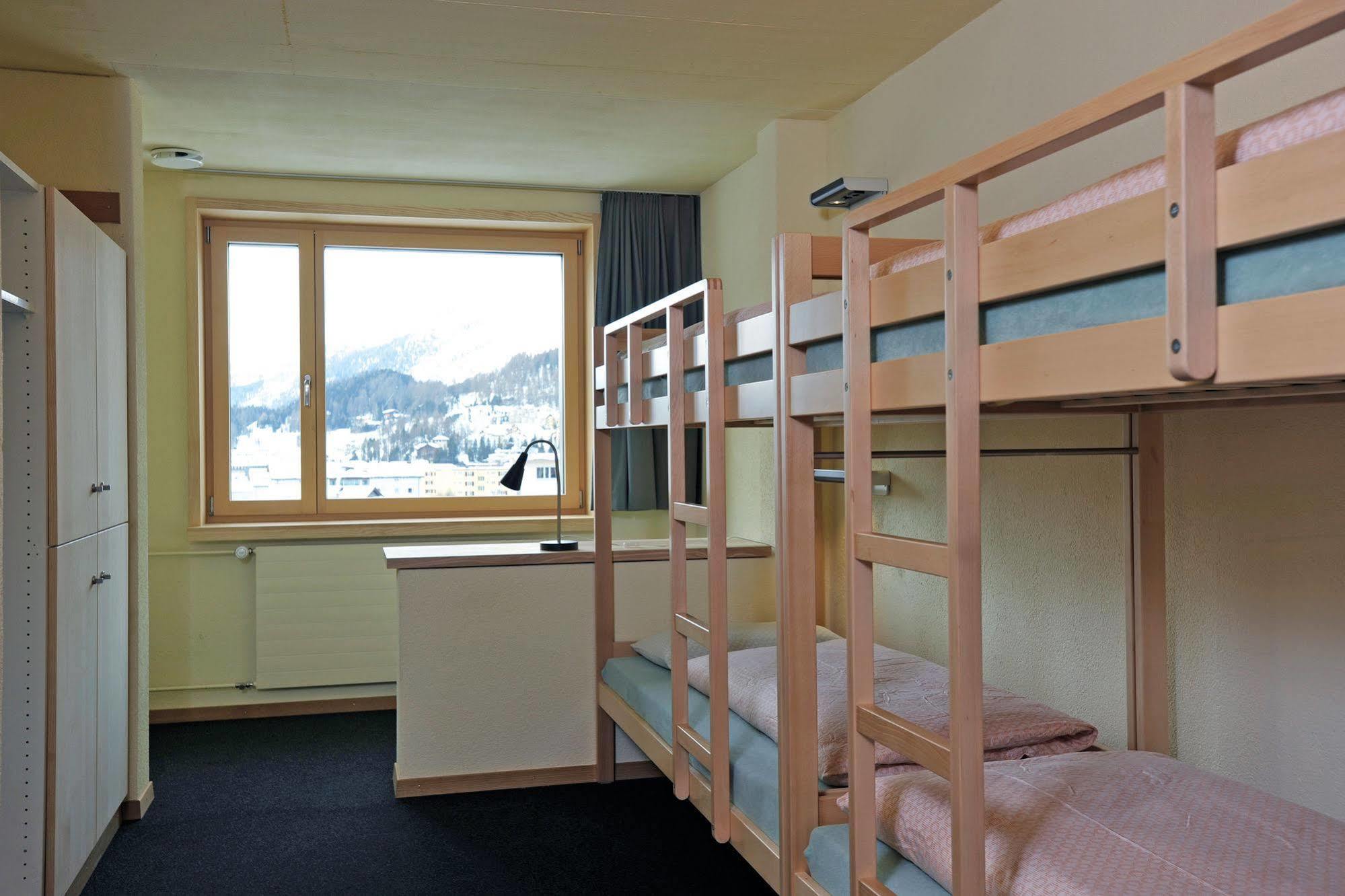 St. Moritz Youth Hostel Bagian luar foto
